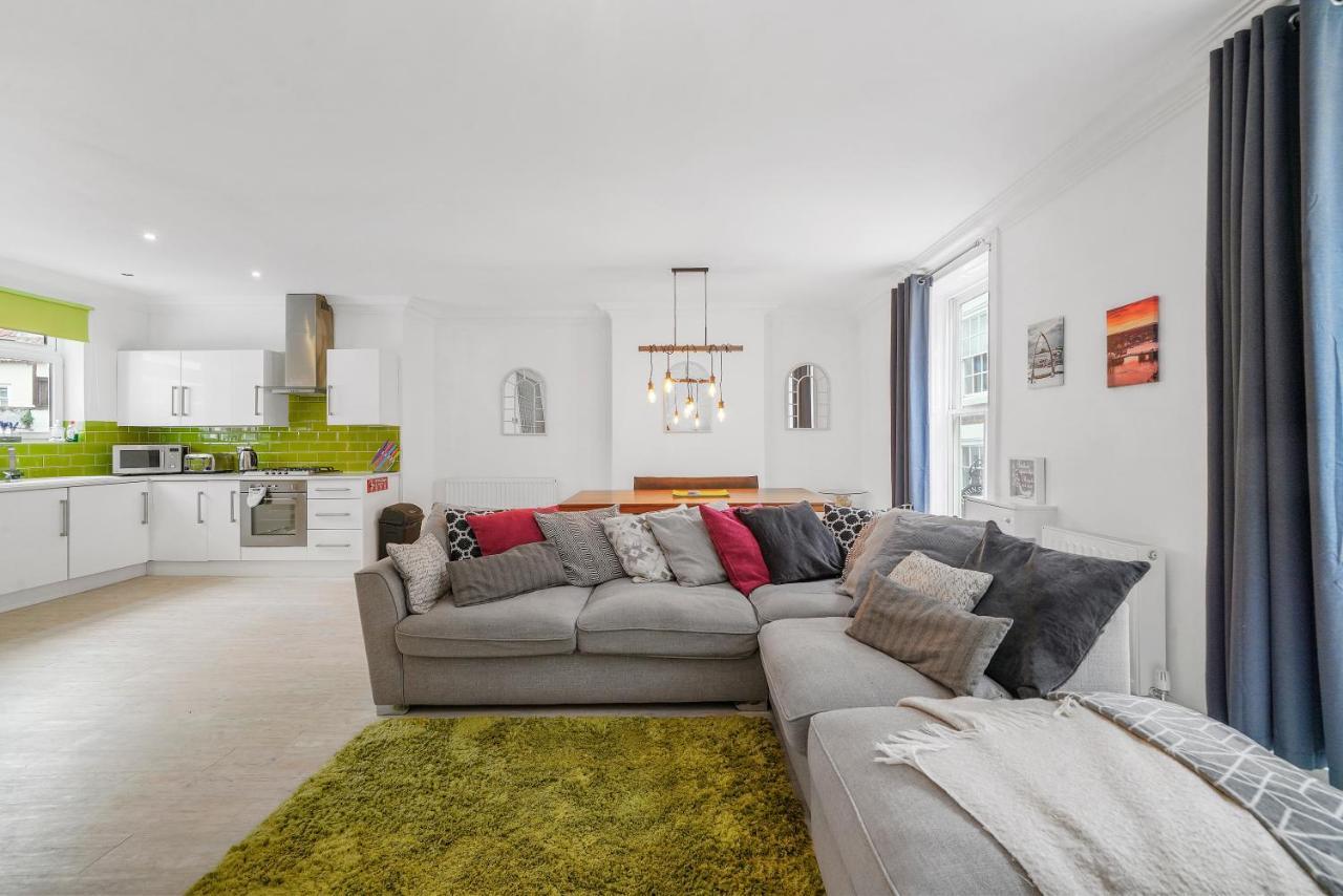 30 Percent Off! The Central Whitby Gem - 4 Bedrooms Exterior foto